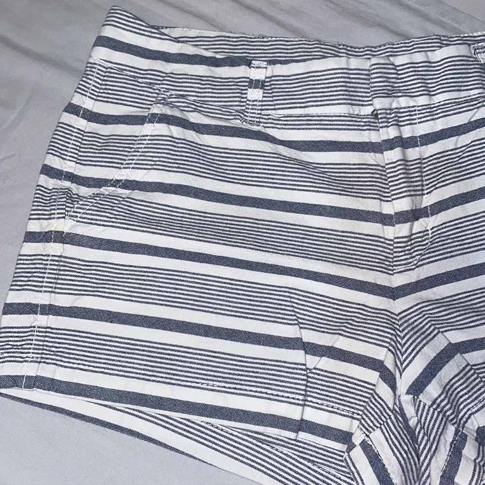 GAP Shorts - Picture 2 of 7